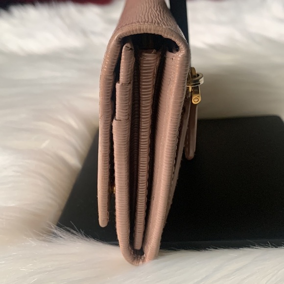Authentic Prada Saffiano Long bifold flap wallet Blush/nude color. - Picture 6 of 13